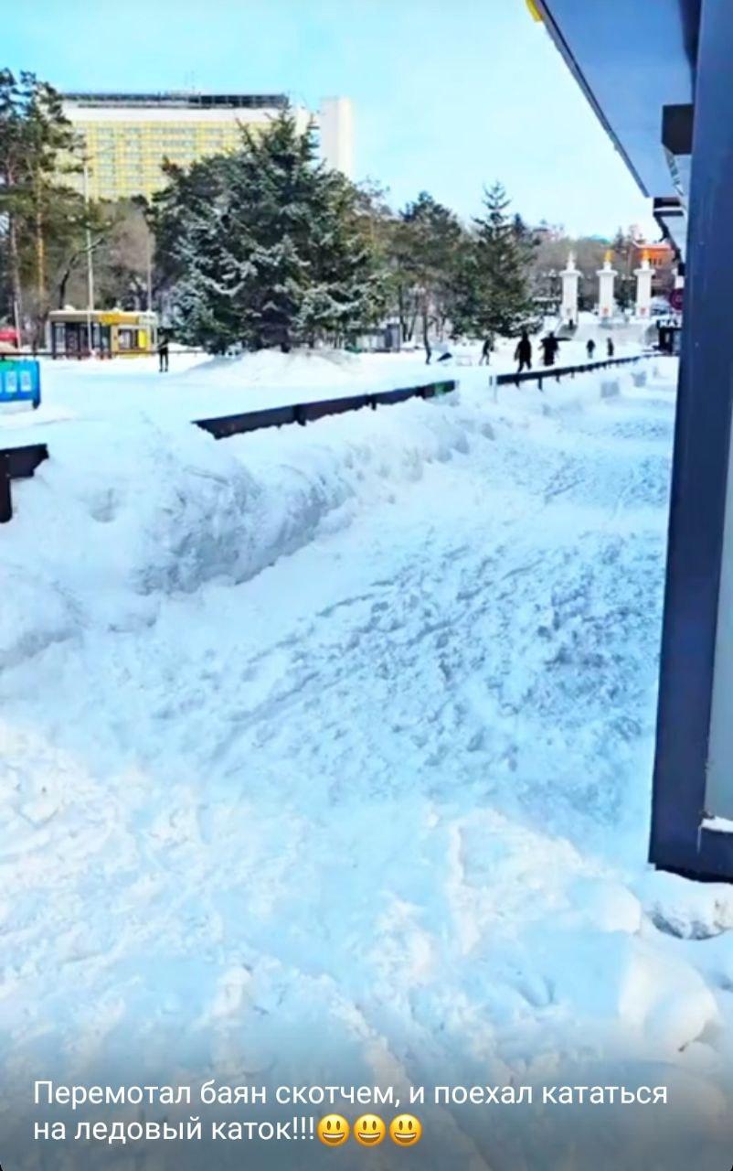 Фото Знаменитый экстремал-баянист из Новосибирска порвал свой музыкальный инструмент 2